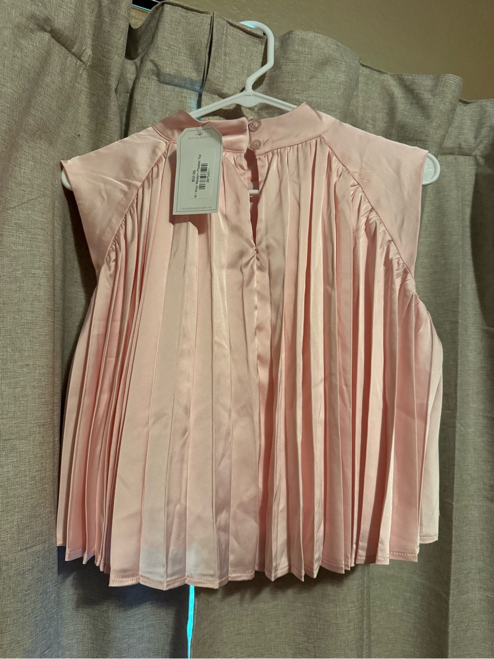Pleated Pink Sleeveless Blouse - Picture 3 of 4